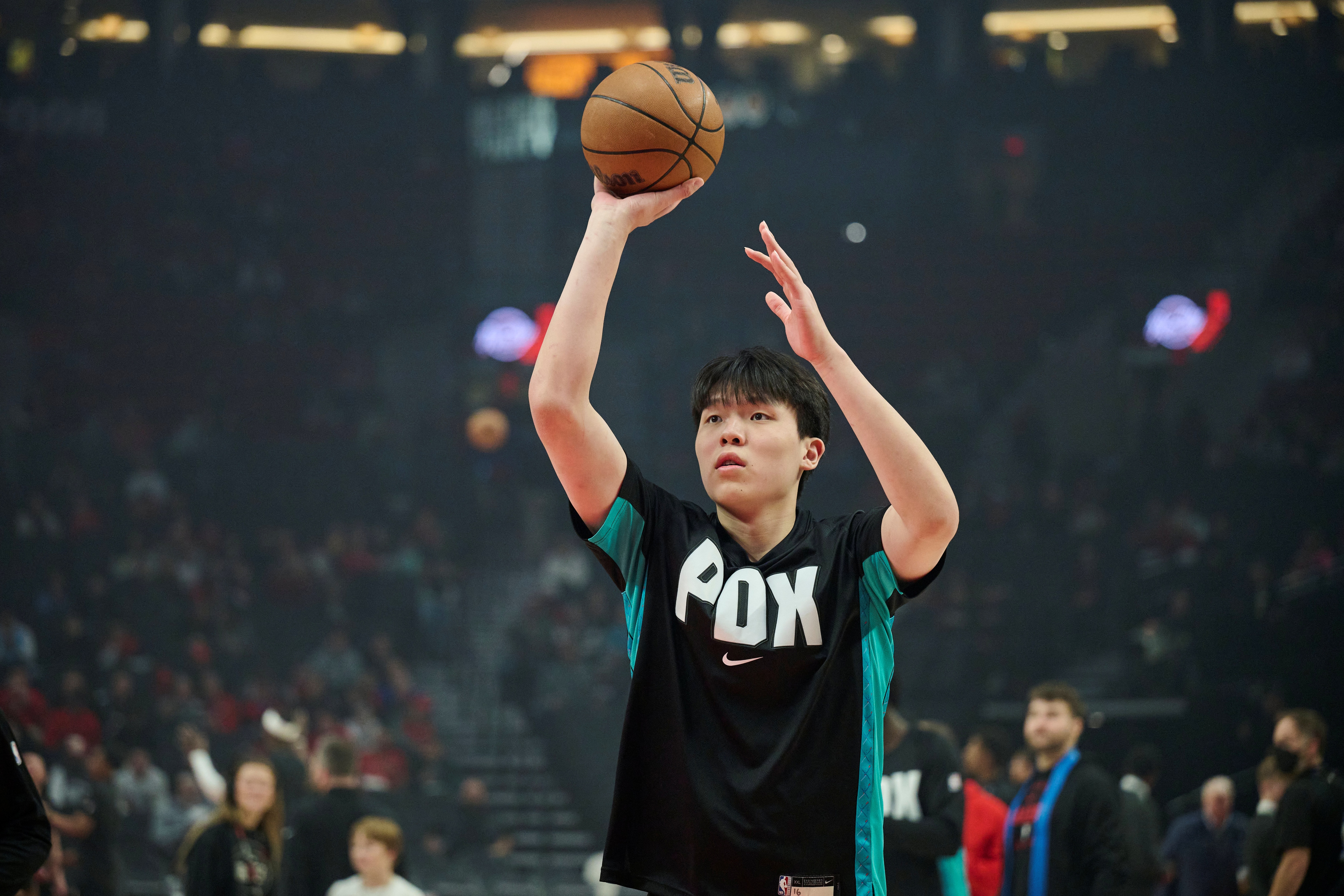 九游娱乐官方-曾令旭：斯普利特够意思了 瀚森上场时篮板不错防守反应还是偏慢